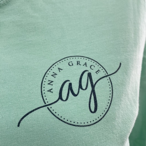 Anna Grace Comfort Colors Merry & Bright Graphic Tee Medium - Picture 9 of 11